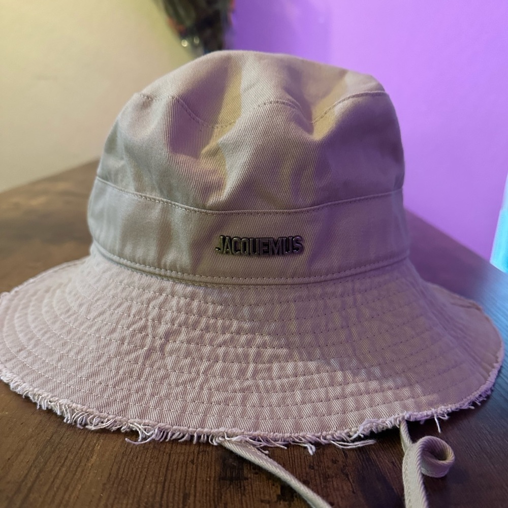JACQUEMUS
Le Bob Artichaut